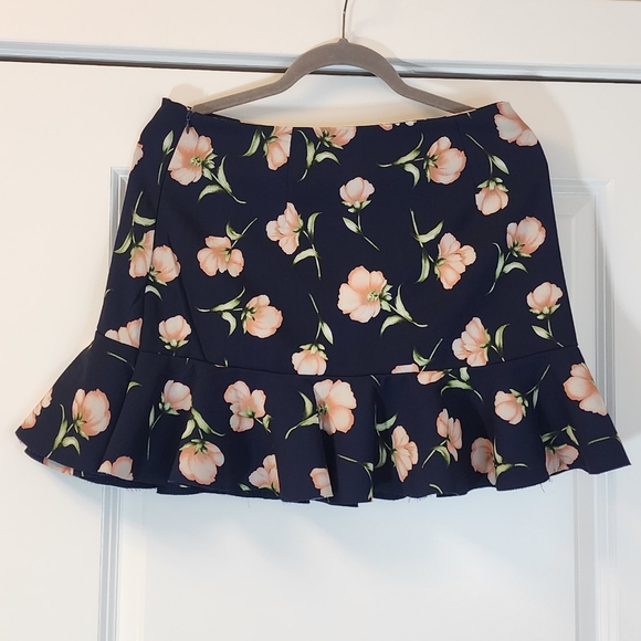 Skirt with raw cut ruffle and tie - Picture 4 of 5